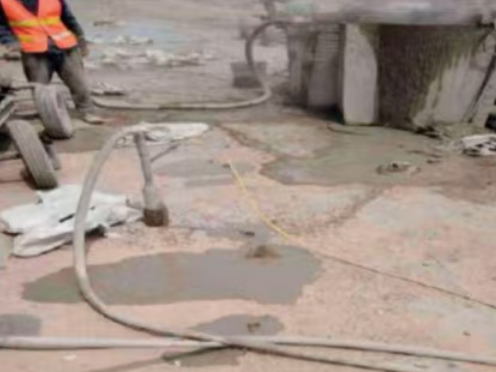 沭阳水泥混凝土路面板底注浆技术 路面脱空注浆整治方案